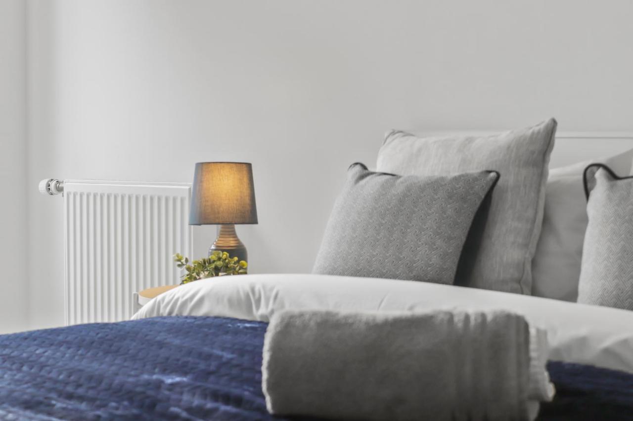 Centrally Located - Modern - 2Bed - 2Bath Apartment Лондон Экстерьер фото