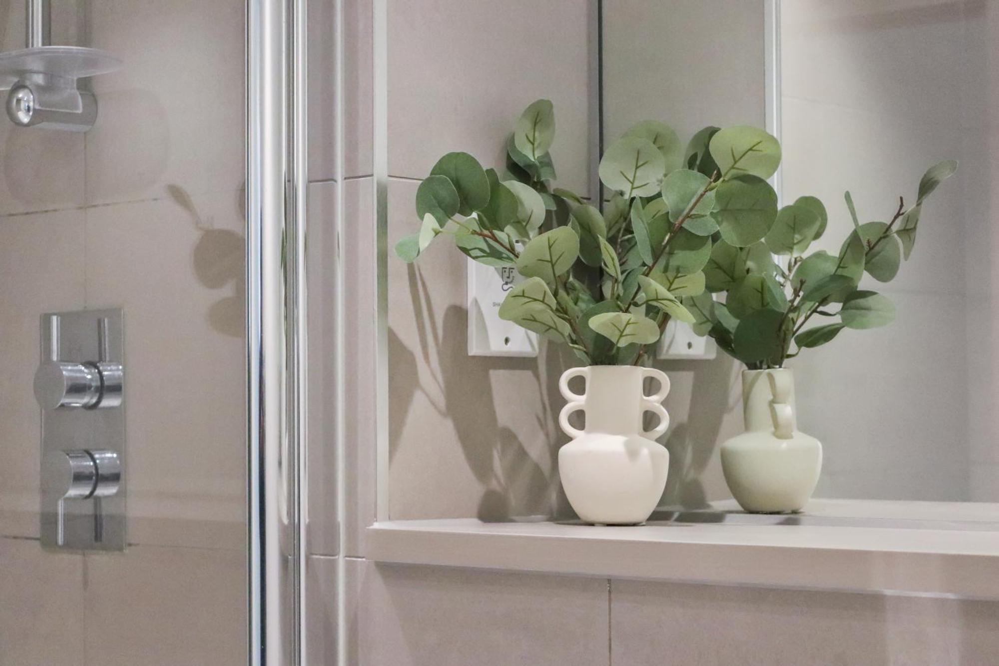 Centrally Located - Modern - 2Bed - 2Bath Apartment Лондон Экстерьер фото