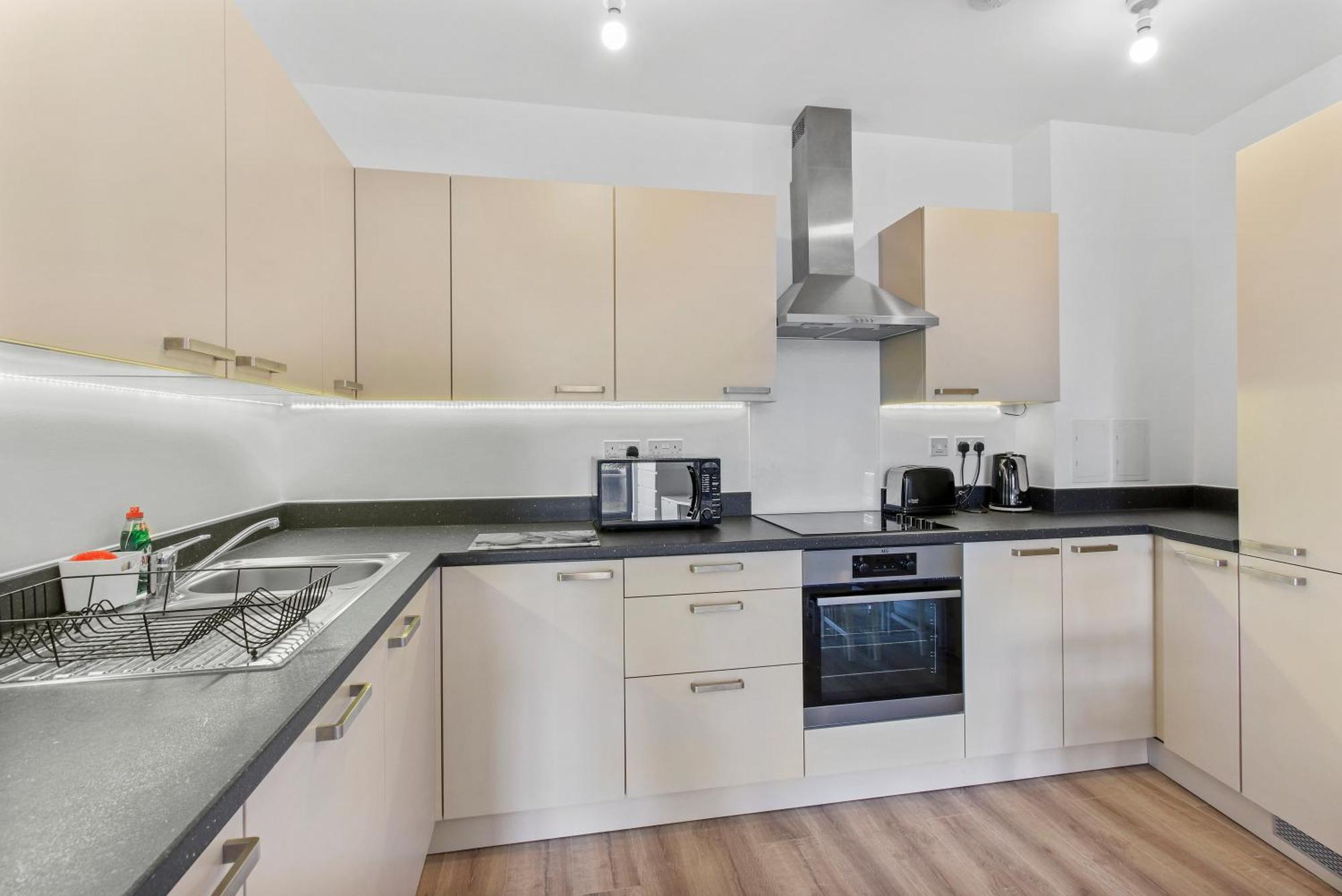 Centrally Located - Modern - 2Bed - 2Bath Apartment Лондон Экстерьер фото