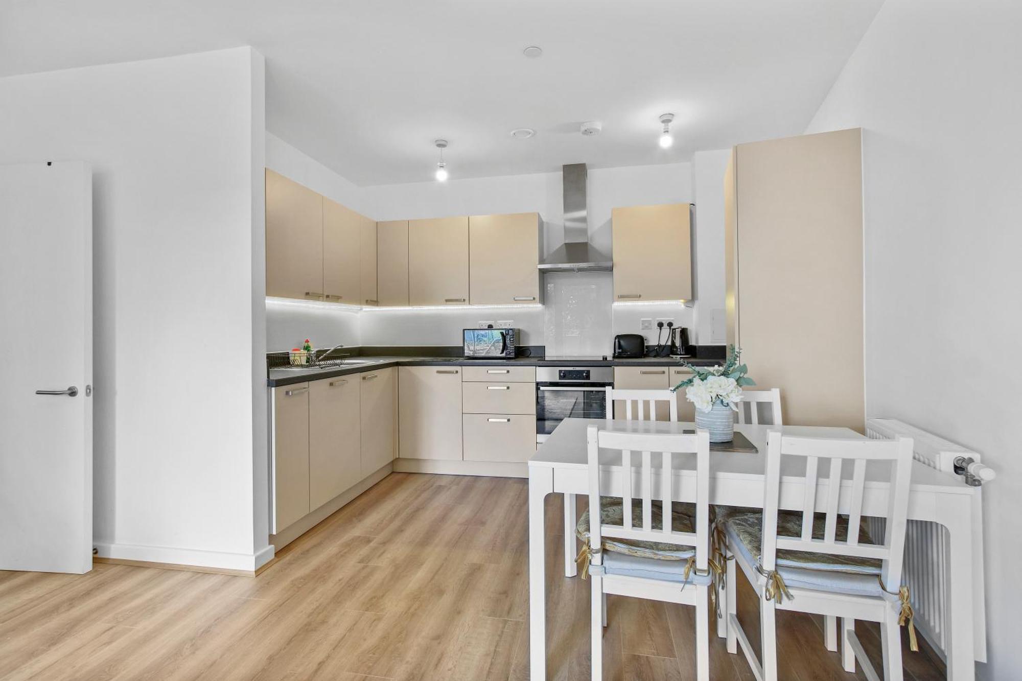 Centrally Located - Modern - 2Bed - 2Bath Apartment Лондон Экстерьер фото