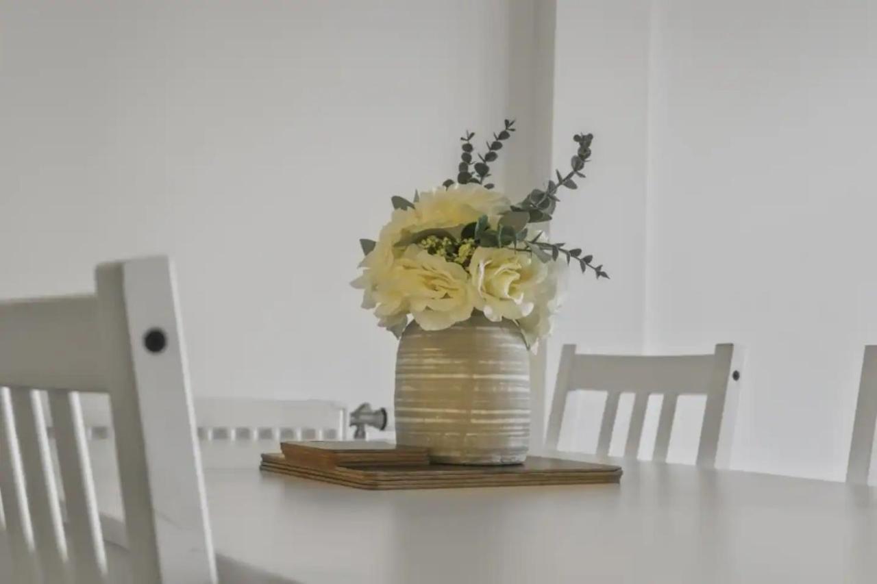 Centrally Located - Modern - 2Bed - 2Bath Apartment Лондон Экстерьер фото