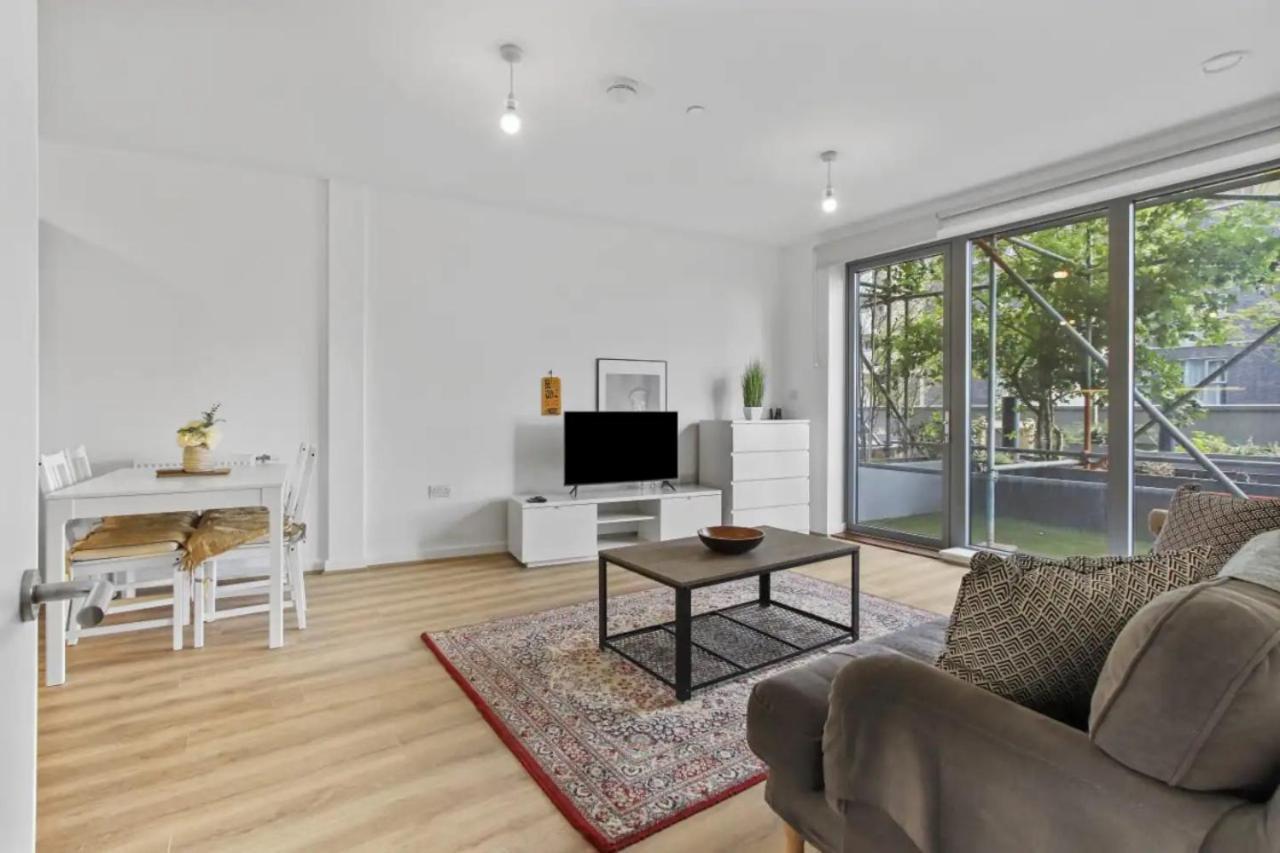 Centrally Located - Modern - 2Bed - 2Bath Apartment Лондон Экстерьер фото